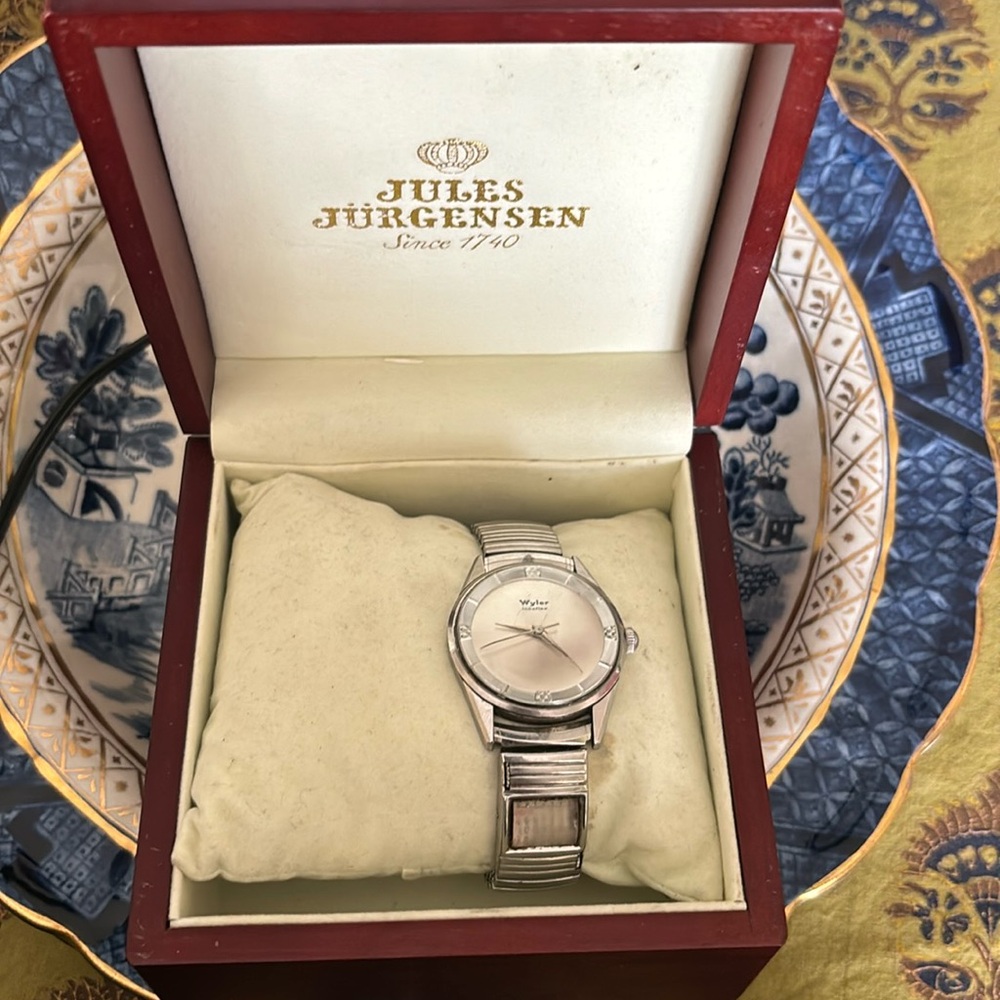 jules jurgensen wyler diamond watch